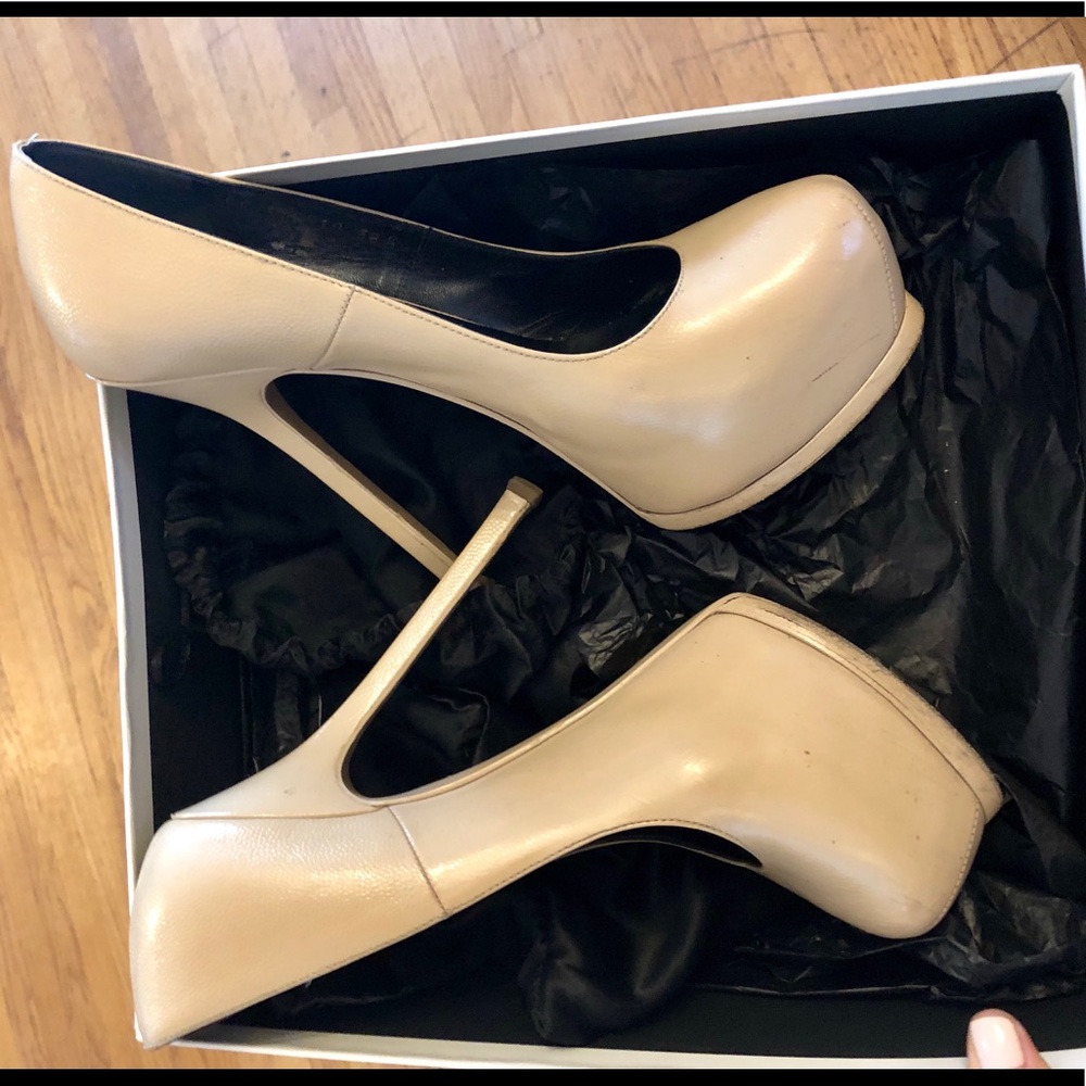 Saint Laurent YSL tribute pumps!